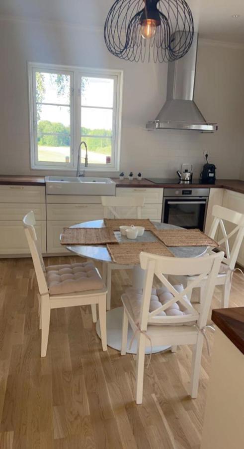 Sunnansjo Gard Guest House Katrineholm Bagian luar foto